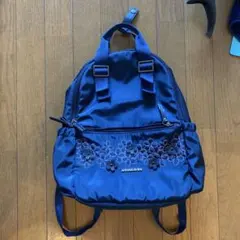 美品　ANNA SUI ネイビー 花刺繍 リュックのサムネイル