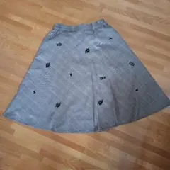 アースミュージック&エコロジー　チェックビーズ刺繍フラワースカート　ブラウン