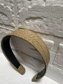 ベージュ クロコダイル風 ヘアバンド