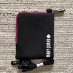 MARY QUANT ネオプレンポーチ ブラック/ピンク