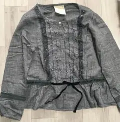 胸元フリル長袖ぺプラムトップスグレー