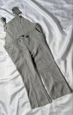 新品未使用　《 韓国子供服 》 キッズ服　100サイズ　サロペット