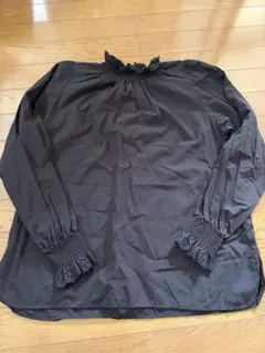 ローリーズファーム黒いフリル付き長袖ブラウス Fサイズ