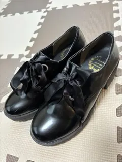 黒いリボン付き 厚底 フォーマルシューズ
