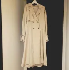 ベージュ トレンチコート