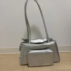 【美品】ローリーズファーム　シルバーショルダーバッグ