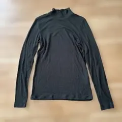 UNIQLO ハイネックニット