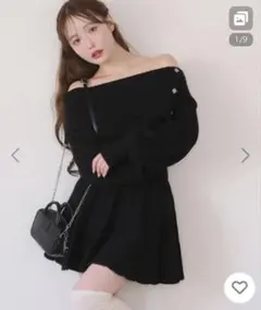 ナイスクラップ オフショルプリーツニットワンピース 黒