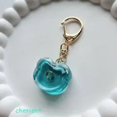 イニシャルキーホルダー C グリーとン レジン ハンドメイド くま チャーム 緑