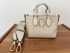 Item thumbnail for item 9d9e9c2d-3d2f-4546-b0bc-a54f48e9283a