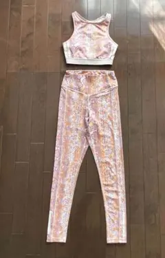 adidas　アディダス　ブラトップ＆タイツセット　M　ピンクスネーク