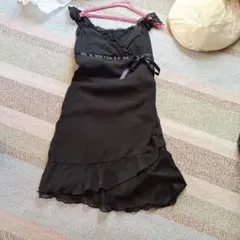 黒の水玉模様ノースリーブワンピース