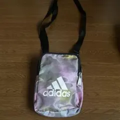 adidas スマホショルダーバッグ マルチカラー カモフラージュ