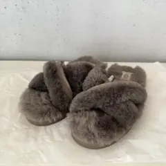 UGG グレー サンダル ファー素材　6（23cm）