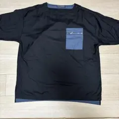 黒のジッパーポケットTシャツ