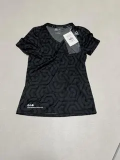 新品　リーボック　レディースTシャツ　ランニングウェア　Mサイズ