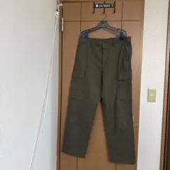オリーブ ワークパンツ