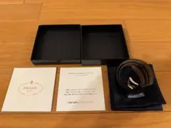 アメックスセンチュリオンカード限定 PRADA ブレスレット型