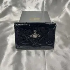 新品 Vivienne Westwood エナメル黒 ヴィヴィアン内装 三つ折り