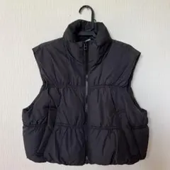 H&M DIVIDED ブラック ショート丈ダウンベスト