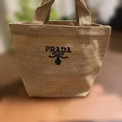 刺繍 ノベルティ プラダ ミニカゴバッグ PRADAミニラフィアトート
