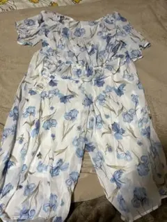 【未使用品　タグ付きです】オフショルダー 花柄 トップス　上下セット