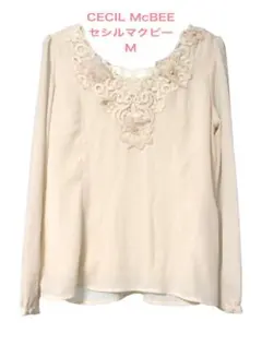 CECIL McBEE セシルマクビー　トップス　ブラウス　刺繍　おしゃれ