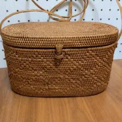 【新品未使用】アタバッグ バリ島 オーバル型ショルダーバッグのサムネイル