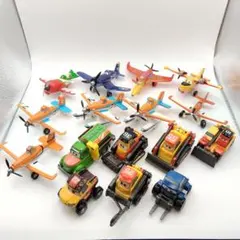 m*o様 トミカ　プレーンズ　16台セット　まとめ売り（トミカでないミニカー2台