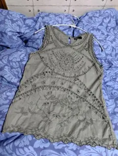 GAP　カットワークレースタンクトップ