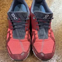 on cloud ランニングシューズ　UK7 25.5相当