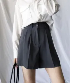 【me+em select ハイウエストカラータックスラックスショートパンツ】