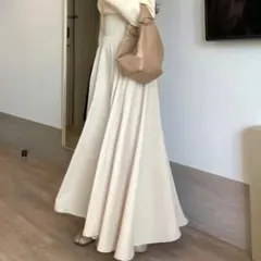 Louere 薄手ハイウエストボリュームフレアスカート ライトベージュ