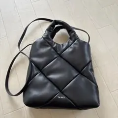 YAHKI ブラック ショルダーバッグ キルティング
