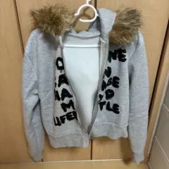 ファー付きロゴジップアップパーカー
