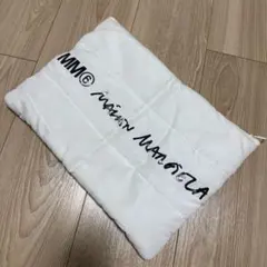 マルジェラ　ホワイト キルティング バッグ ロゴ入りのサムネイル