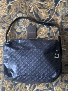 美品ゲラルディーニワンショルダー　紐の調整可能