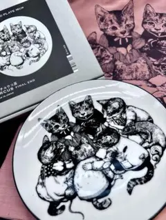 ヒグチユウコ❣️サーカス展 　　　　　　　　　　　丸皿　猫　(=^x^=)bagのサムネイル