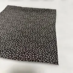 生地　ポリエステル100% 花柄