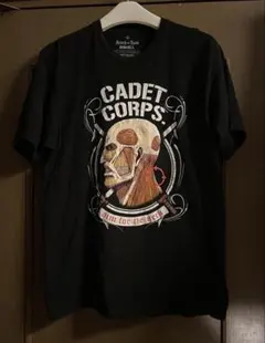 【US古着✨進撃の巨人✨Cadet Corps✨XL✨ブラック✨メキシコ製】