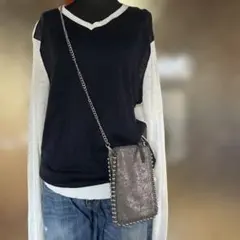 ZARAスタッズ付きガンメタショルダーバッグ