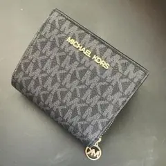 ◾︎美品◾︎Michael Kors マイケルコース　二つ折り財布　ブラック