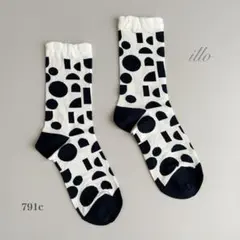 靴下　ソックス 幾何学模様　北欧風 ホワイト＆ブラック　おしゃれ　可愛い