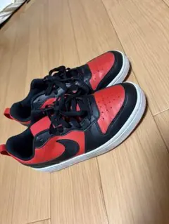 NIKE コートビジョン スニーカー レッド×ブラック