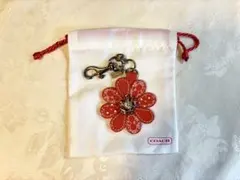 Coach（コーチ）のフラワーモチーフ キーリング・バッグチャーム