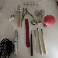 Nail tool set
