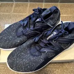 Reebok ネイビー スニーカー