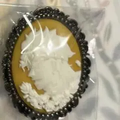 ジョジョアニメ10周年記念展　DIO カメオ風ブローチ