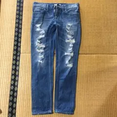 ダメージデニム CECIL ＭcBEE