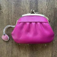 ピンクレザーコインケース ゴールド金具 貝の根付け付　新品未使用品